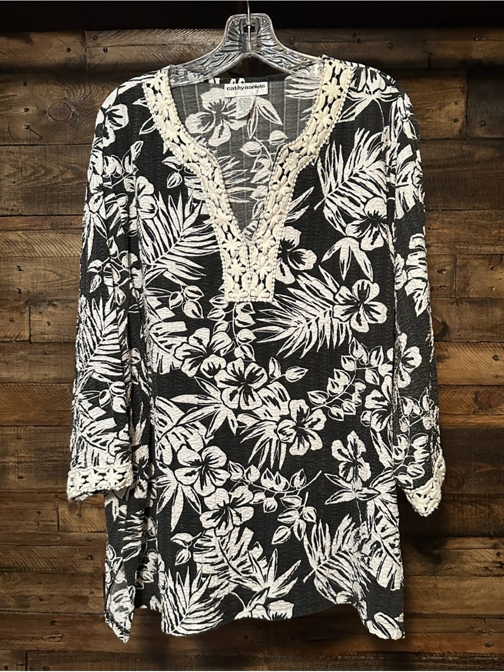 Cathy Daniels Floral Crochet Lace Split V-Neck Tunic Top